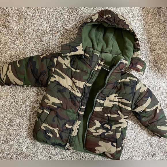 Athletic Works Camouflage Jacket with Green Fleece - 24mos - Picture 1 of 6